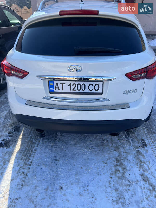 Внедорожник / Кроссовер Infiniti QX70 2013 в Ивано-Франковске