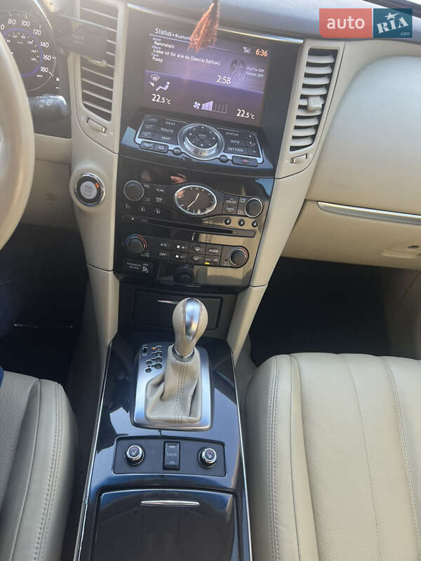 Внедорожник / Кроссовер Infiniti QX70 2013 в Ивано-Франковске