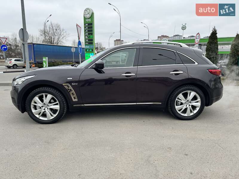 Внедорожник / Кроссовер Infiniti QX70 2013 в Киеве