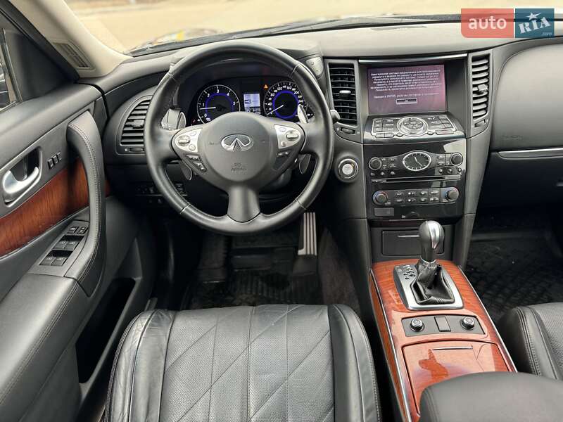 Внедорожник / Кроссовер Infiniti QX70 2013 в Киеве