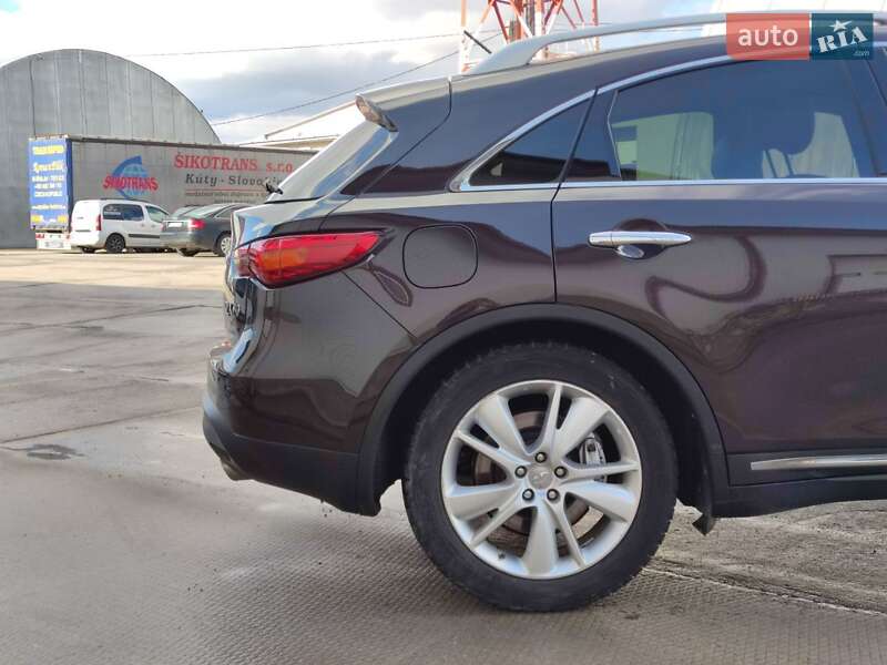 Позашляховик / Кросовер Infiniti QX70 2013 в Львові