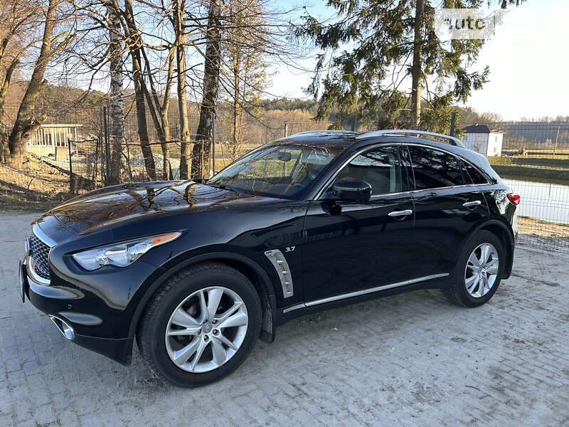 Внедорожник / Кроссовер Infiniti QX70 2015 в Львове