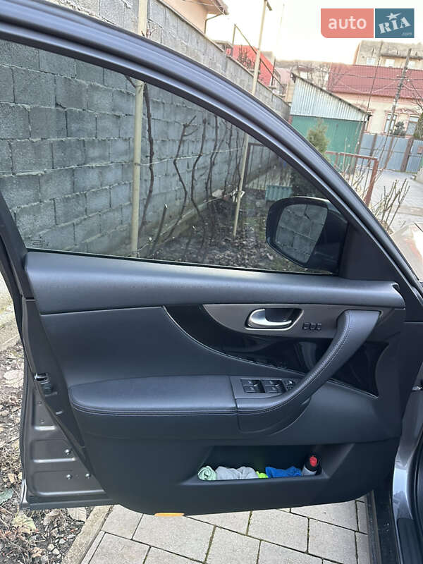 Внедорожник / Кроссовер Infiniti QX70 2015 в Мукачево