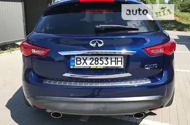 Infiniti QX70 2013