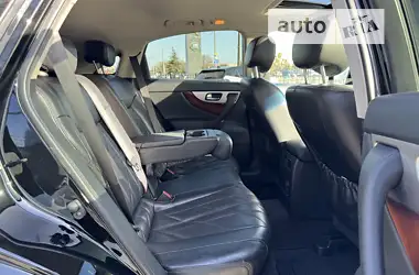 Infiniti QX70 2013
