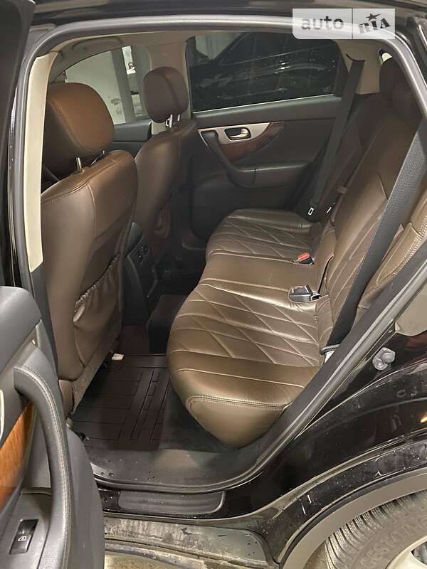 Внедорожник / Кроссовер Infiniti QX70 2015 в Черкассах