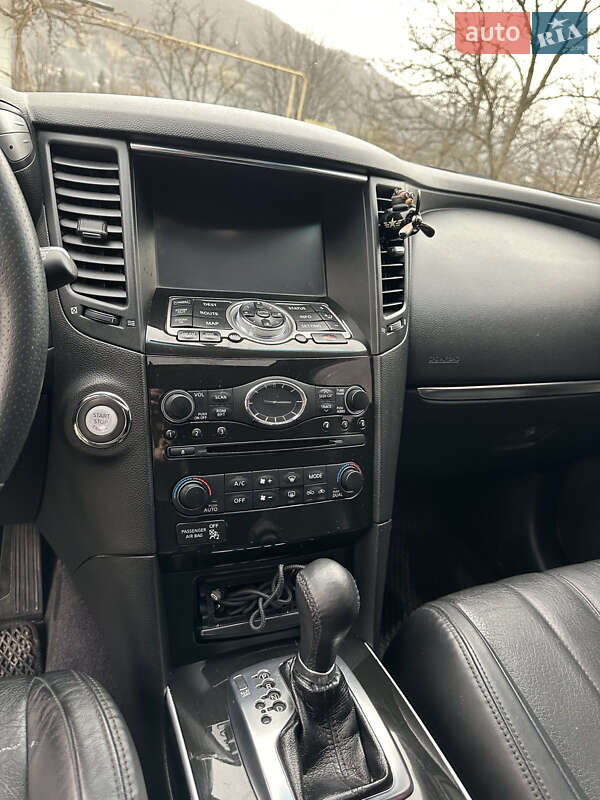 Внедорожник / Кроссовер Infiniti QX70 2015 в Ивано-Франковске