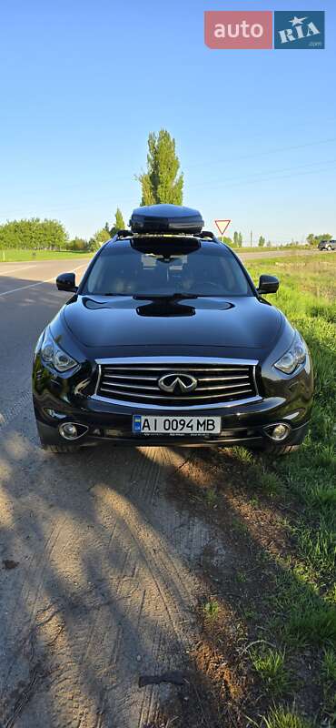 Внедорожник / Кроссовер Infiniti QX70 2013 в Обухове