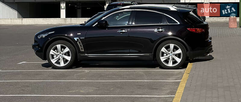 Внедорожник / Кроссовер Infiniti QX70 2014 в 