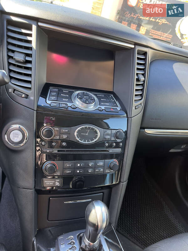 Позашляховик / Кросовер Infiniti QX70 2015 в Одесі