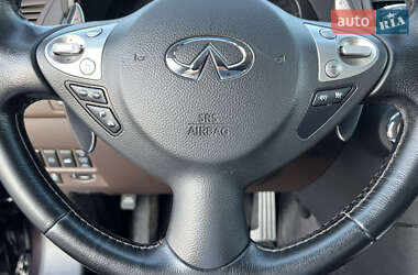 Внедорожник / Кроссовер Infiniti QX70 2014 в 