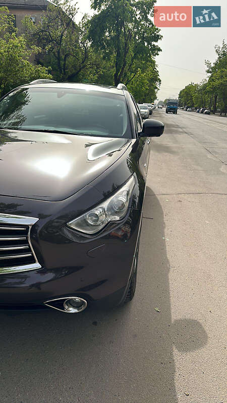 Внедорожник / Кроссовер Infiniti QX70 2013 в Кривом Роге фото 2 Внедорожник / Кроссовер Infiniti QX70 2013 в Кривом Роге