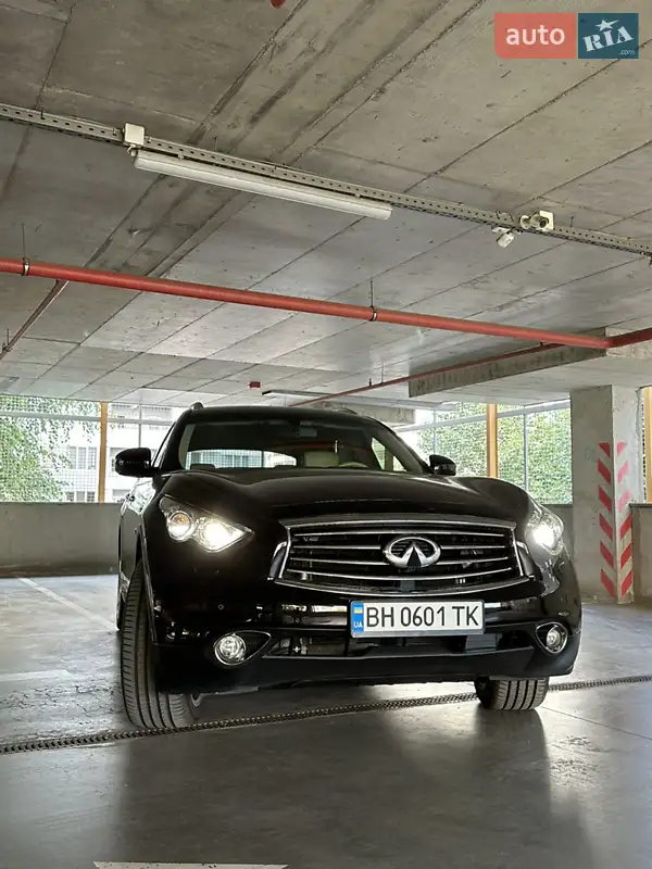 Infiniti QX70 2013