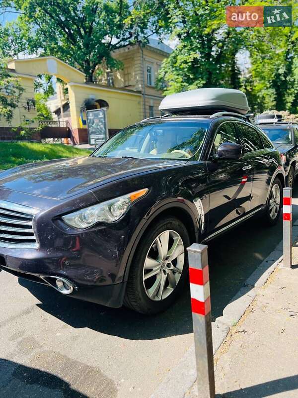 Внедорожник / Кроссовер Infiniti QX70 2014 в Трускавце