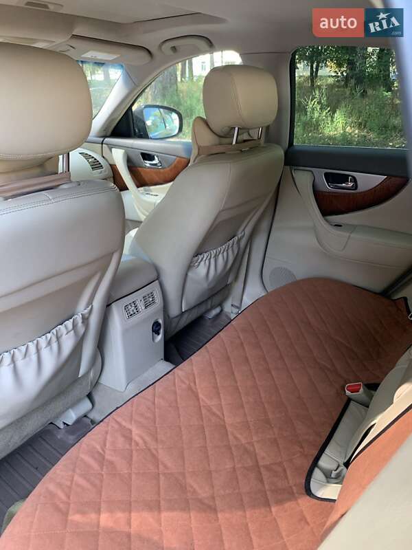 Внедорожник / Кроссовер Infiniti QX70 2014 в Трускавце