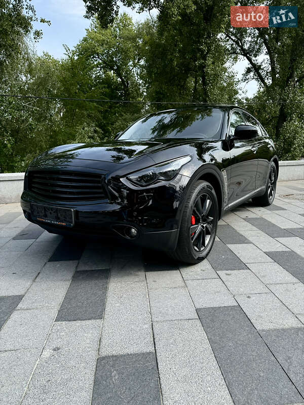 Infiniti QX70 2013