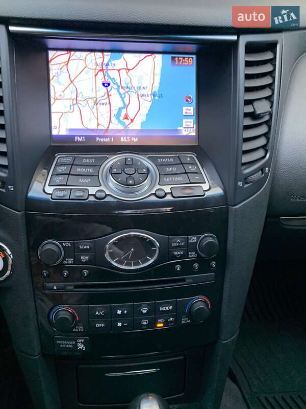 Внедорожник / Кроссовер Infiniti QX70 2015 в Одессе