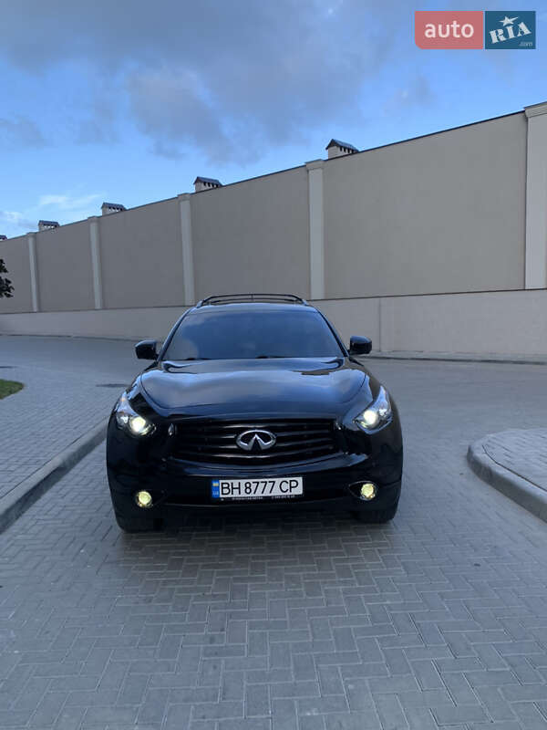Внедорожник / Кроссовер Infiniti QX70 2015 в Одессе