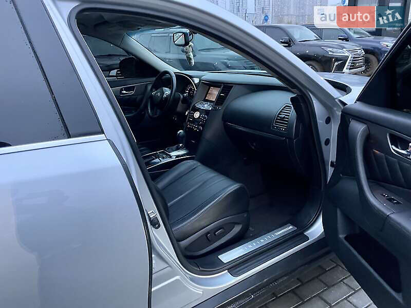 Позашляховик / Кросовер Infiniti QX70 2016 в Києві