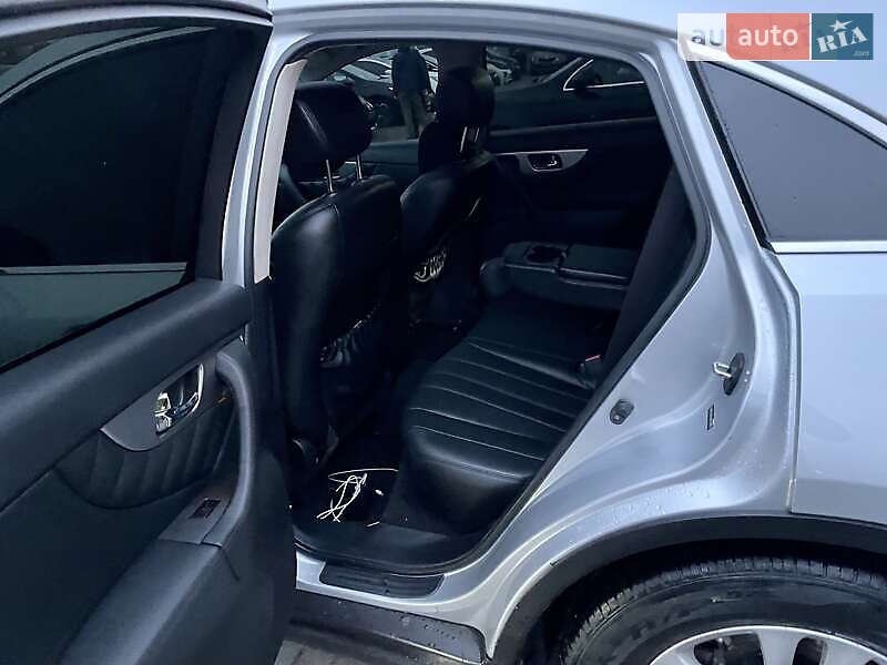 Позашляховик / Кросовер Infiniti QX70 2016 в Києві