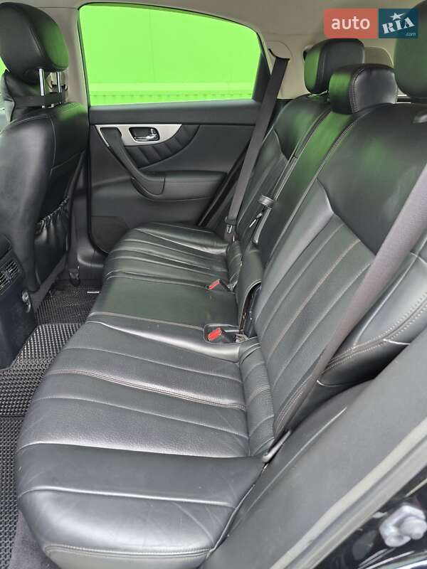 Внедорожник / Кроссовер Infiniti QX70 2014 в Виннице