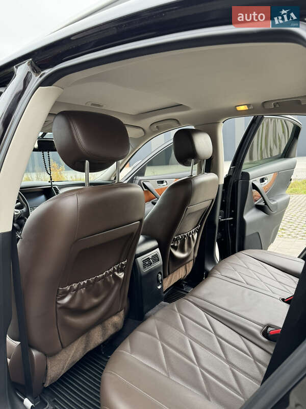 Внедорожник / Кроссовер Infiniti QX70 2016 в Хмельницком