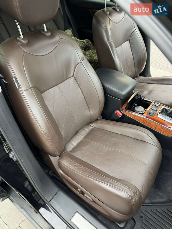 Внедорожник / Кроссовер Infiniti QX70 2016 в Хмельницком