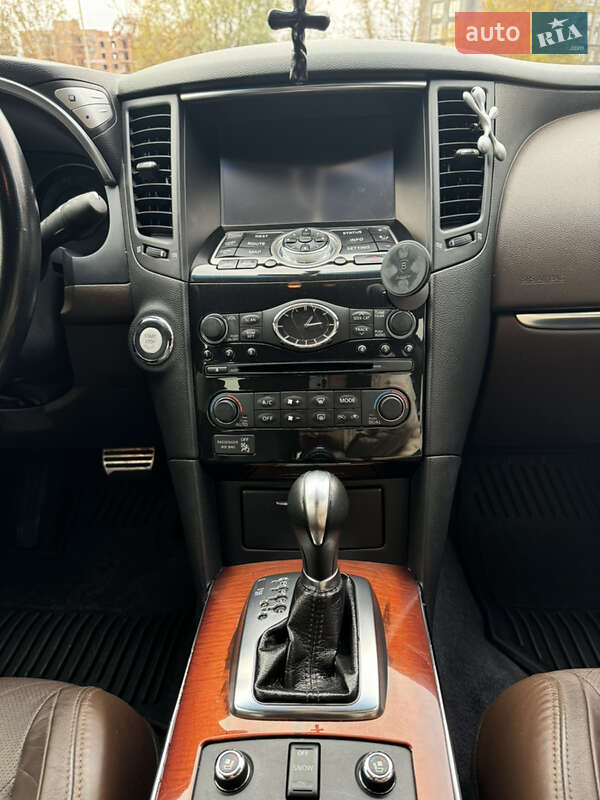 Внедорожник / Кроссовер Infiniti QX70 2016 в Хмельницком