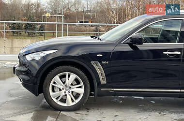 Внедорожник / Кроссовер Infiniti QX70 2014 в Киеве