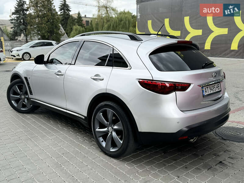 Позашляховик / Кросовер Infiniti QX70 2013 в Івано-Франківську