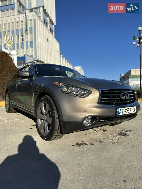 Внедорожник / Кроссовер Infiniti QX70 2014 в Ивано-Франковске