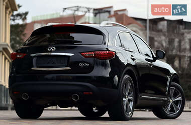 Внедорожник / Кроссовер Infiniti QX70 2015 в Одессе