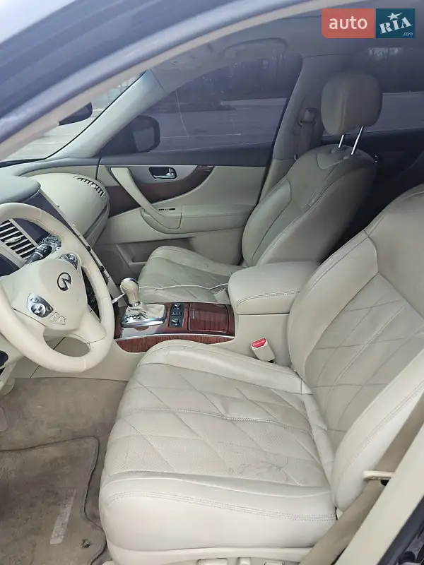 Внедорожник / Кроссовер Infiniti QX70 2014 в 