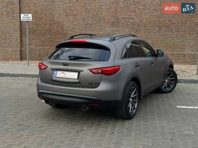 Внедорожник / Кроссовер Infiniti QX70 2015 в Одессе