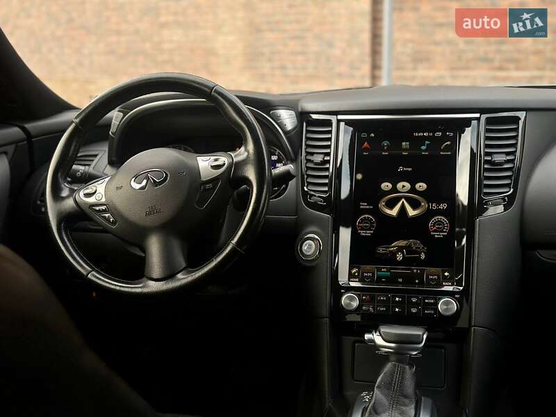 Внедорожник / Кроссовер Infiniti QX70 2015 в Одессе