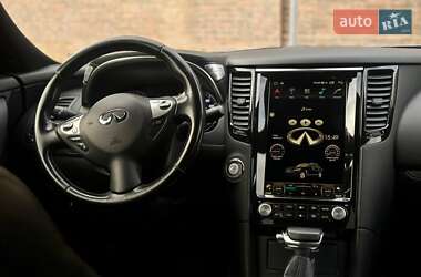 Внедорожник / Кроссовер Infiniti QX70 2015 в Одессе