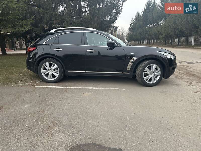 Позашляховик / Кросовер Infiniti QX70 2015 в Обухові