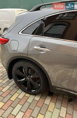 Внедорожник / Кроссовер Infiniti QX70 2016 в 