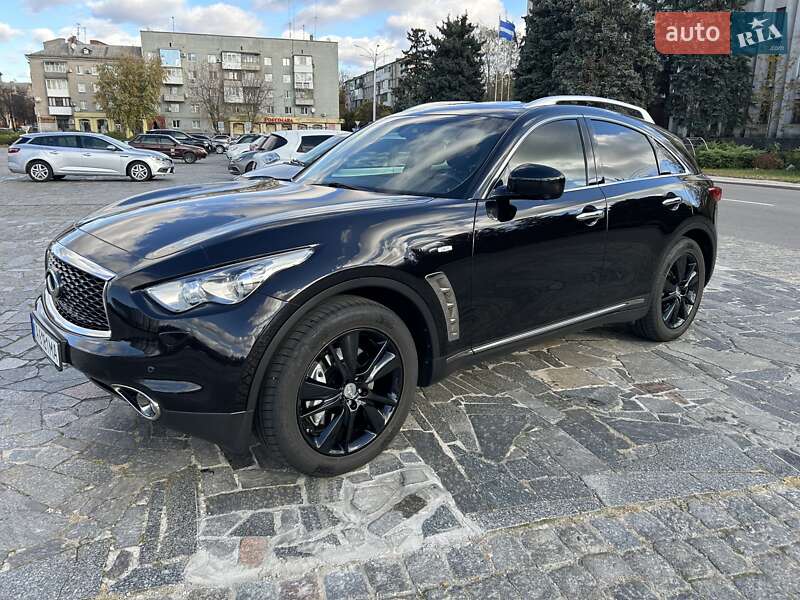Внедорожник / Кроссовер Infiniti QX70 2017 в 