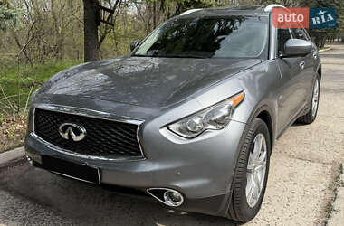 Внедорожник / Кроссовер Infiniti QX70 2016 в Краматорске