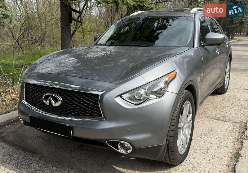 Позашляховик / Кросовер Infiniti QX70 2016 в Краматорську