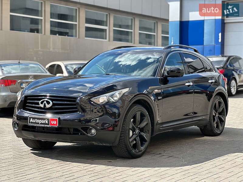 Внедорожник / Кроссовер Infiniti QX70 2015 в 