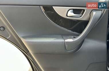 Внедорожник / Кроссовер Infiniti QX70 2015 в 