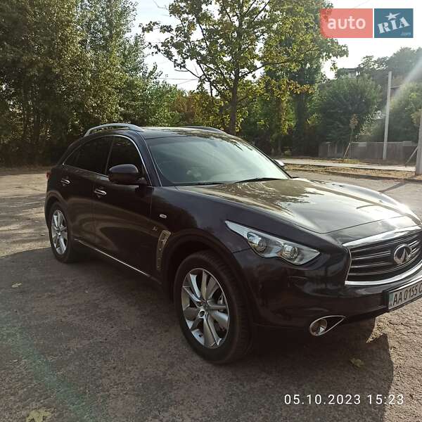 Внедорожник / Кроссовер Infiniti QX70 2013 в Черкассах