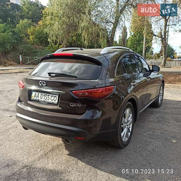 Внедорожник / Кроссовер Infiniti QX70 2013 в Черкассах