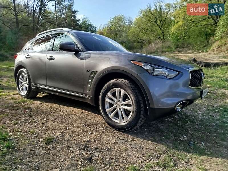 Infiniti QX70 2015