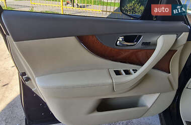 Позашляховик / Кросовер Infiniti QX70 2015 в 