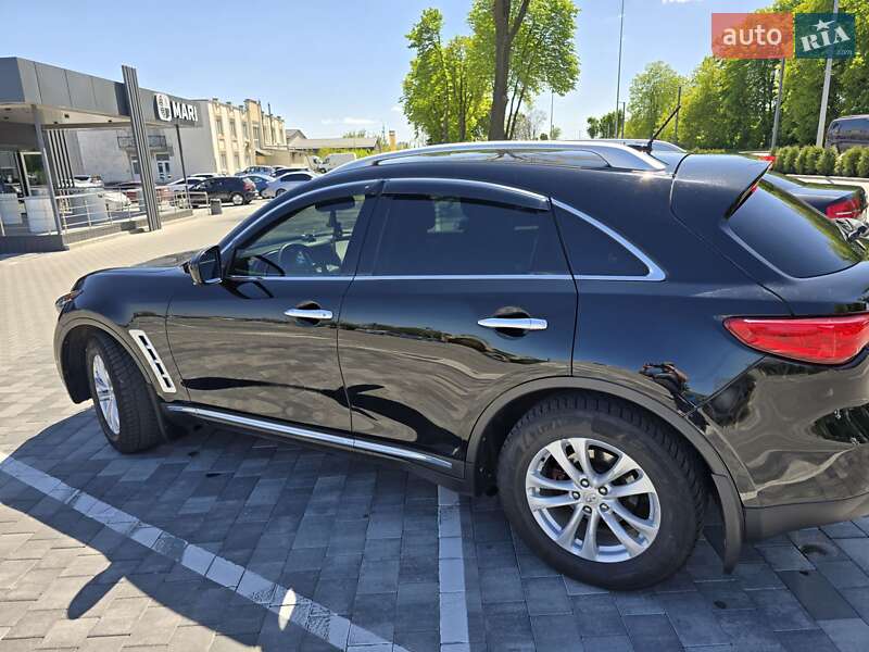 Внедорожник / Кроссовер Infiniti QX70 2014 в Виннице