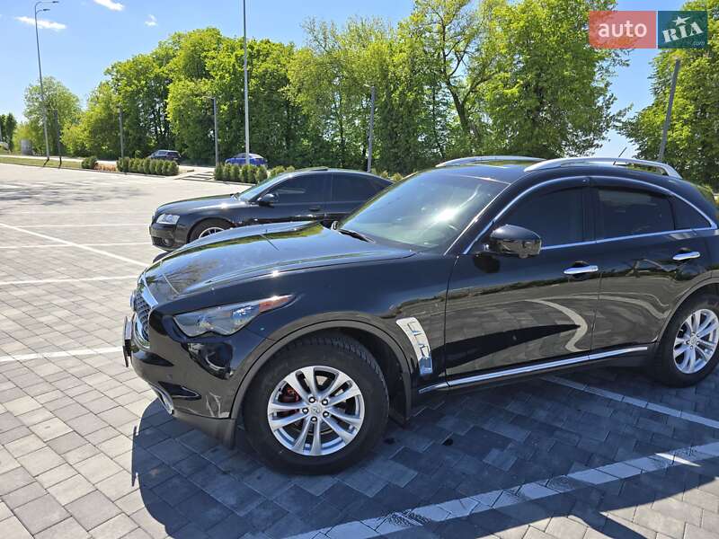 Внедорожник / Кроссовер Infiniti QX70 2014 в Виннице