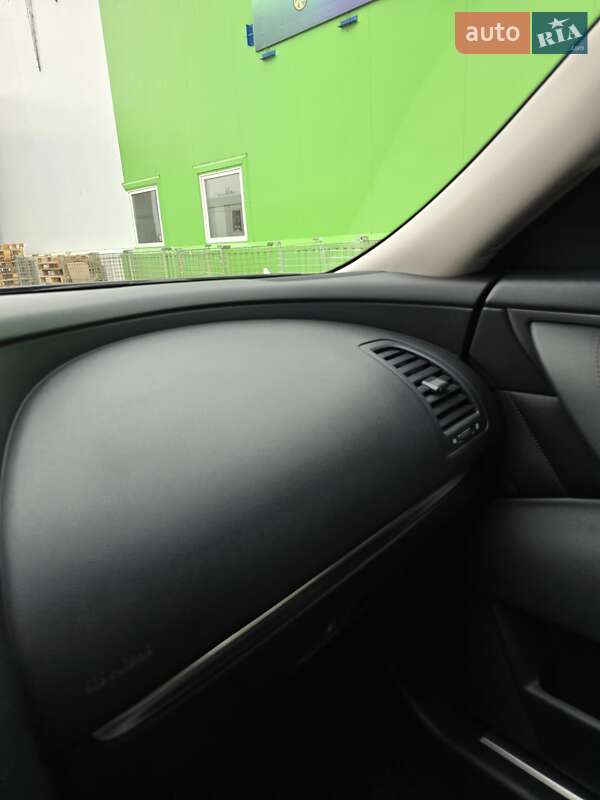 Внедорожник / Кроссовер Infiniti QX70 2014 в Виннице